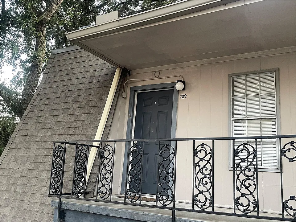 5550 N Braeswood Blvd #129