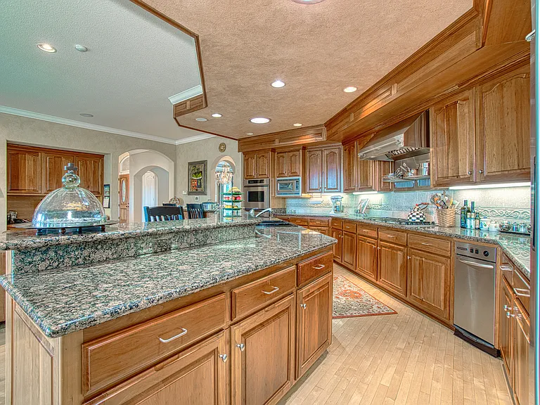 2703 Brush Creek Rd — Photo 18