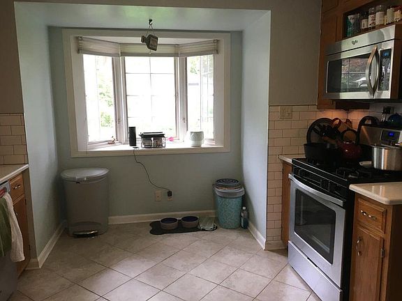 3rd image of 10421 W Hillside Ave