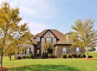 125 Meadow Creek Ct, Advance, NC 27006