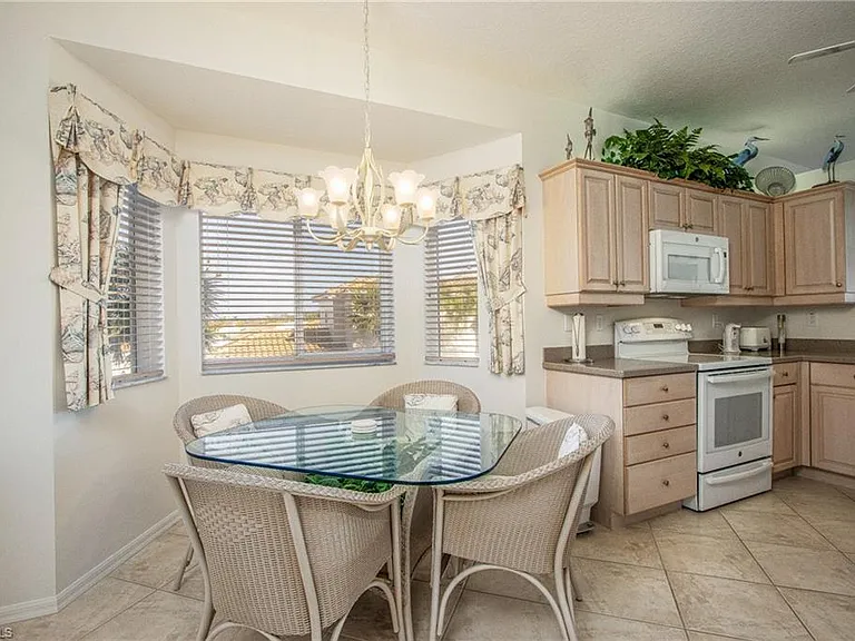 7655 Pebble Creek Cir #201 — Photo 7