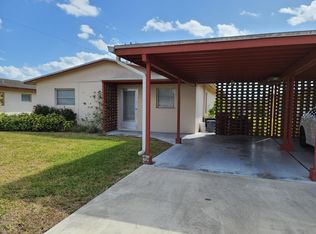 2208 Croton Ct, Lehigh Acres, FL 33936
