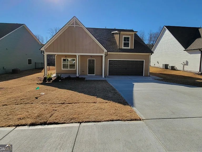 275 Southridge — Photo 2
