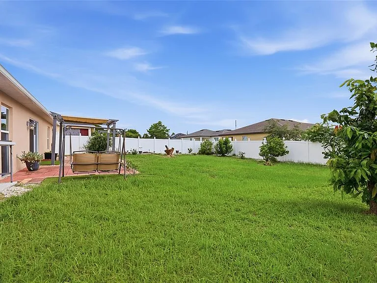 115 Maple Dr — Photo 30