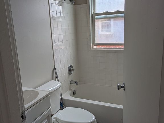 5th image of 1418 Regent Ave #4