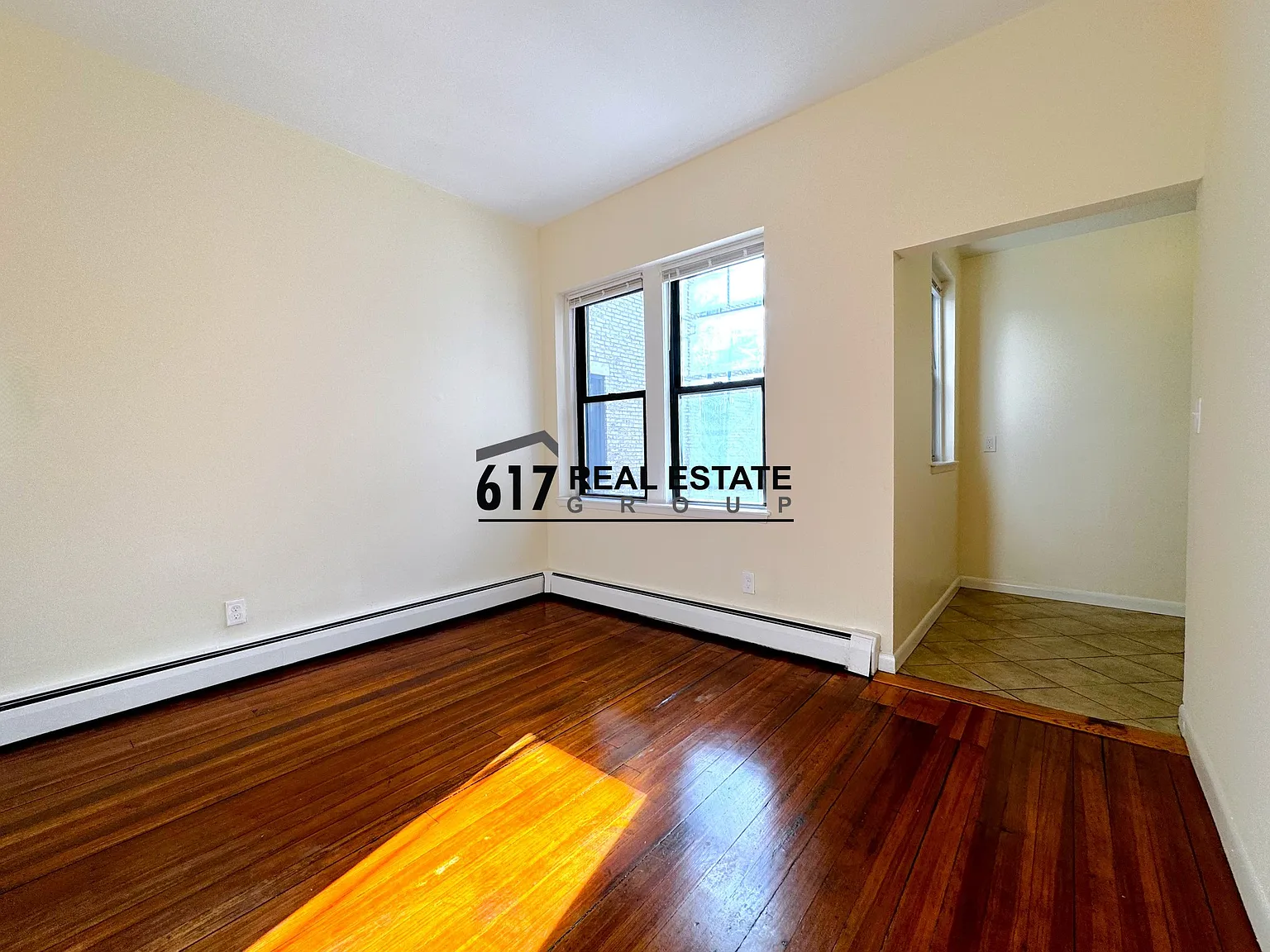 Studio, 350 sqft, $1,900 — Photo 4
