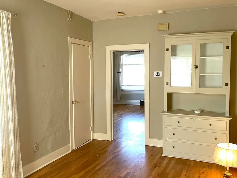 1405 E Washington St — Photo 12