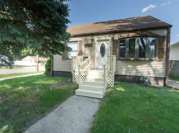 427 N Harrison Ave, Aurora, IL 60506