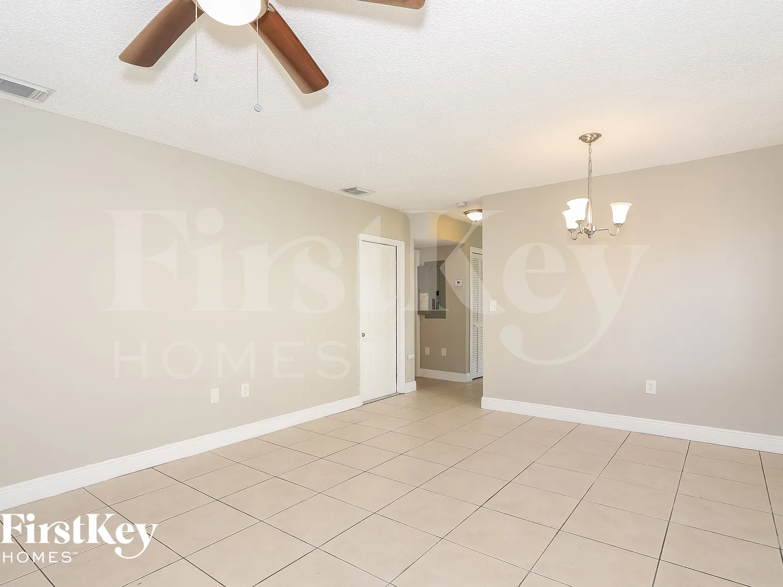 4 bed, 2.0 bath, 1742 sqft, $3,590 — Photo 3