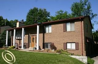 1st image of 2225 Woodlawn St