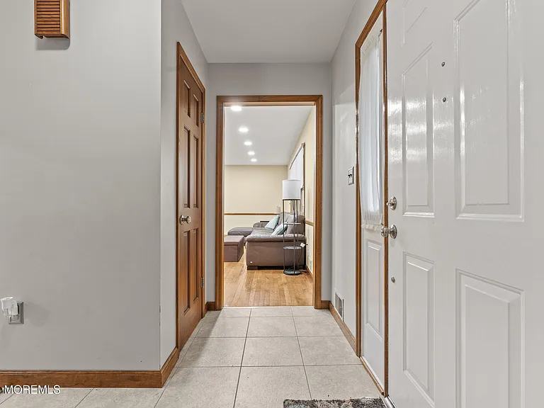 1709 Fanwood St — Photo 8