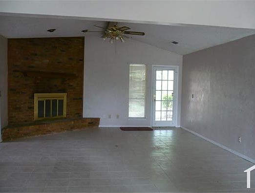 2nd image of 2729 Winfield Dr