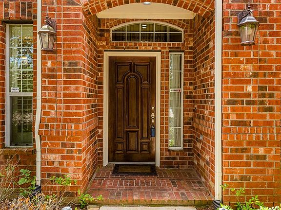 4th image of 3311 Thistlegrove Ln