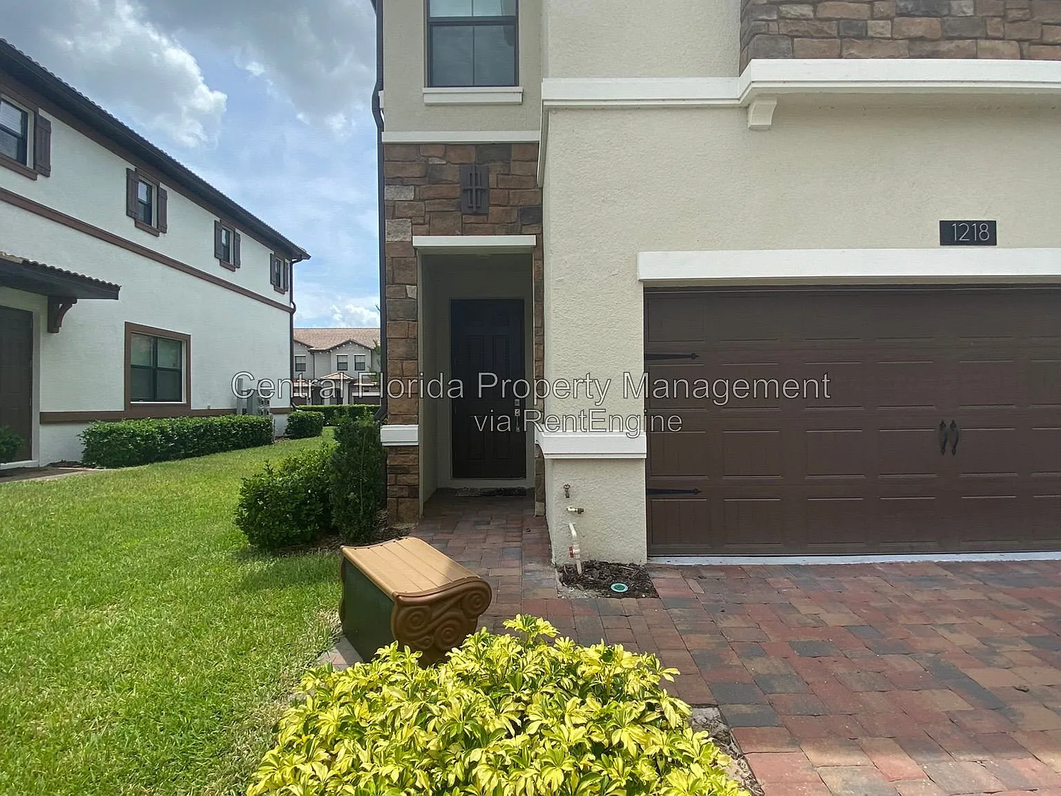 4 bed, 3.5 bath, 2156 sqft, $2,499 — Photo 2