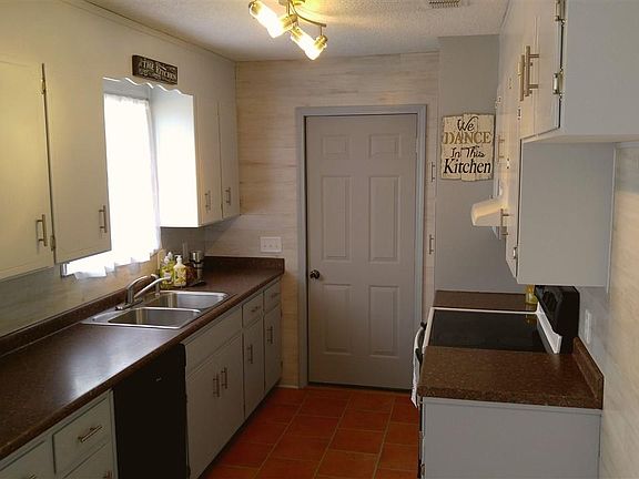 3rd image of 10689 Bridge Creek Dr