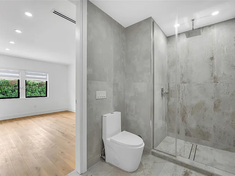 728 Majorca Ave — Photo 15