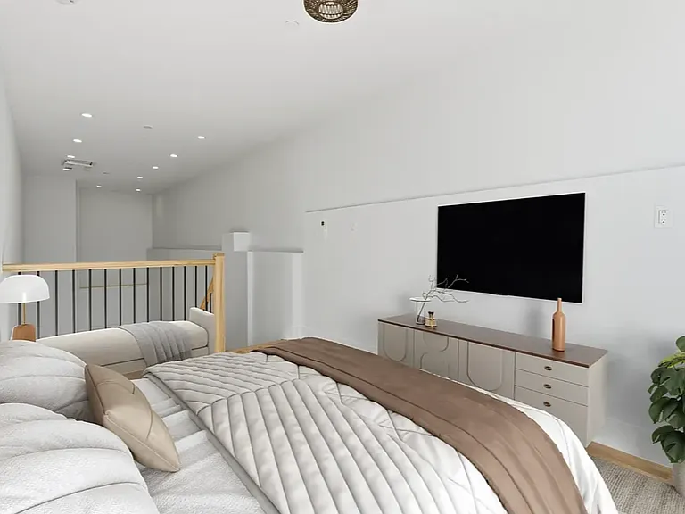 376 Montgomery St #2C — Photo 4