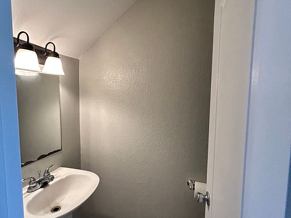 5th image of 3230 Cumberland Rd APT 44