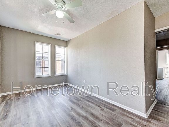 4th image of 2122 N Glen Ellyn St