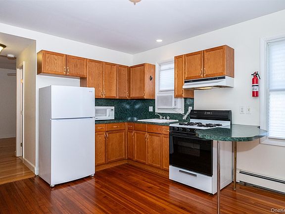 4th image of 320 Melbourne Ave #1R