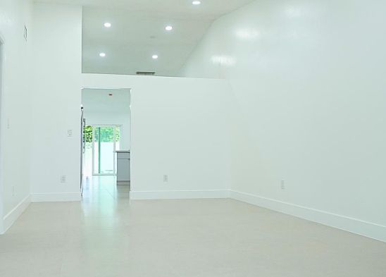 3rd image of 5661 W 21st Ave