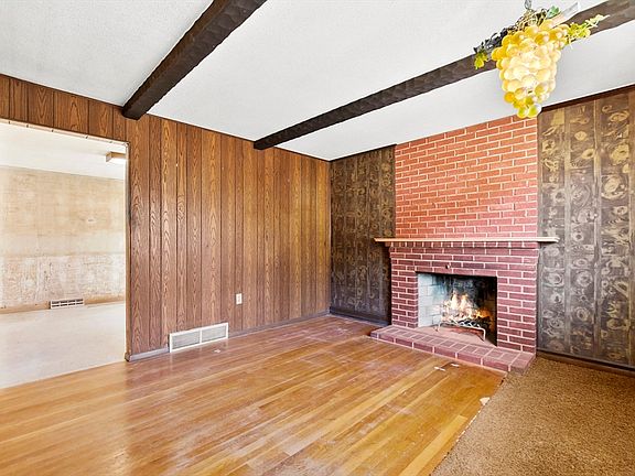 5th image of 11 Newport Dr