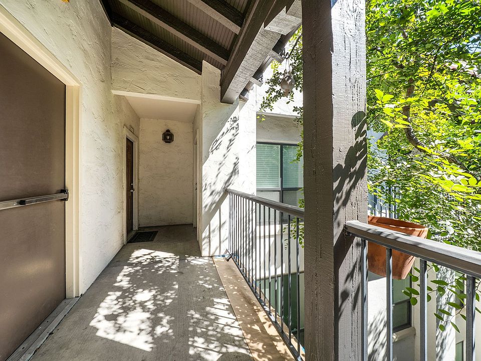 1st image of 225 Lexington Ave #318
