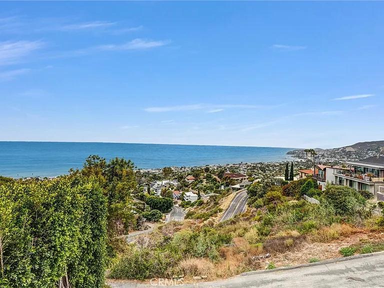 1360 Baja St #B — Photo 1