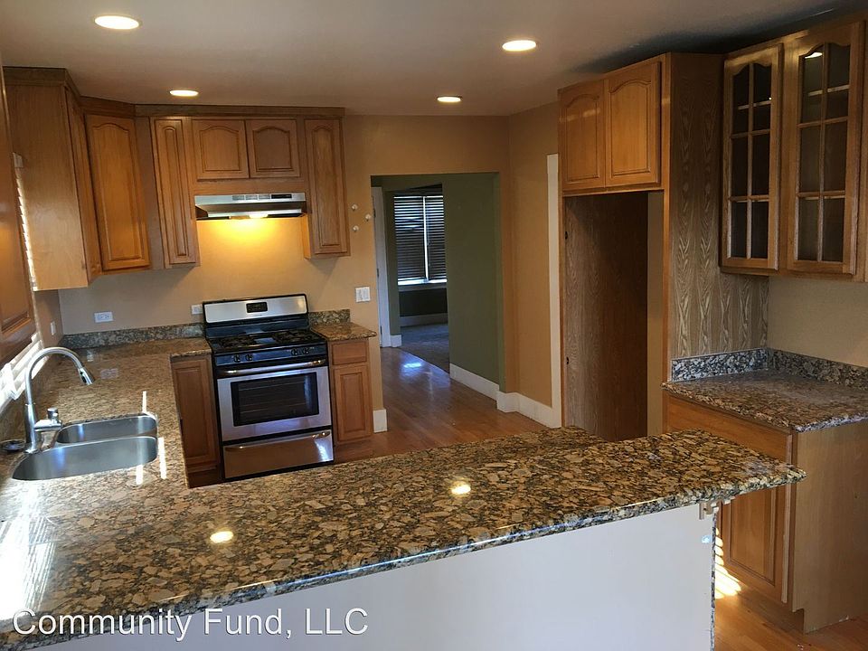 2nd image of 331 Lake Ave