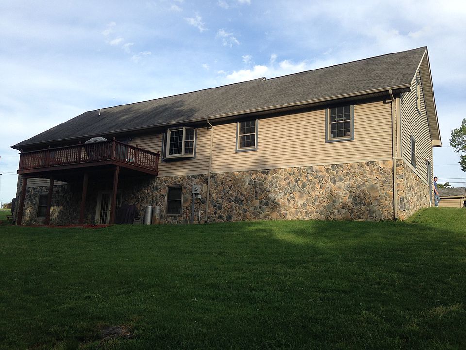 2nd image of 275 Santa Claus Ln