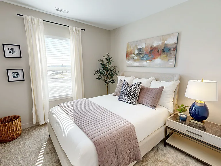 Remington Lake Apartments — Photo 6