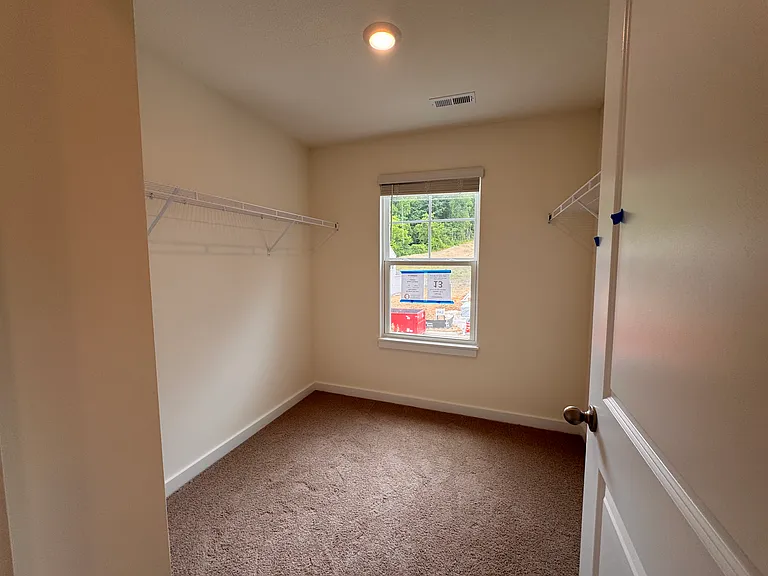 574 White Oak Ln — Photo 12