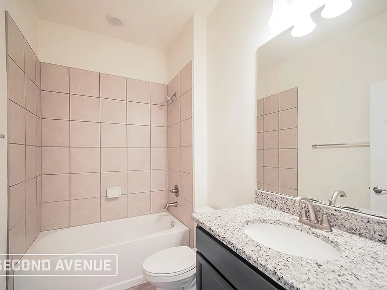2107 NE 1st Pl — Photo 21
