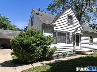 422 31st St SE, Cedar Rapids, IA 52403
