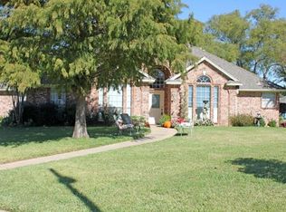 813 Oak Crest Rd, Burleson, TX 76028