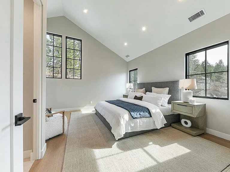 10085 SE River St — Photo 19