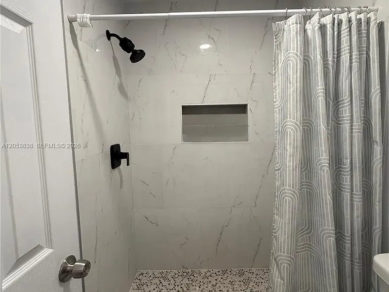 1315 Hampton Blvd #1315 — Photo 17