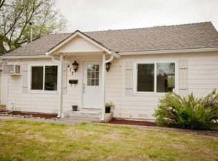 417 NE 11th St, Grants Pass, OR 97526