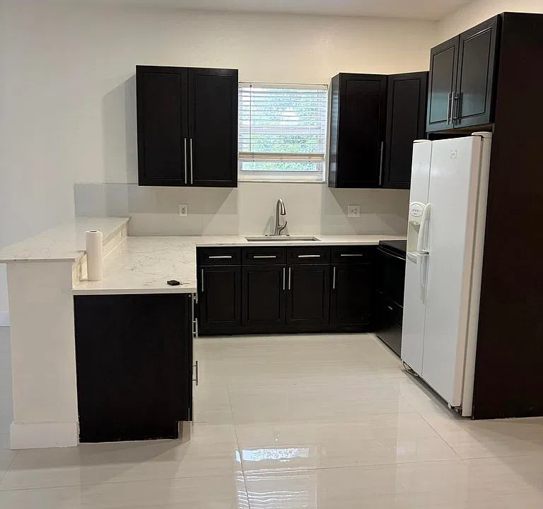 2514 NW 4th Ct