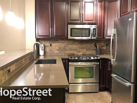 4th image of 35 Inglewood Park SE #504