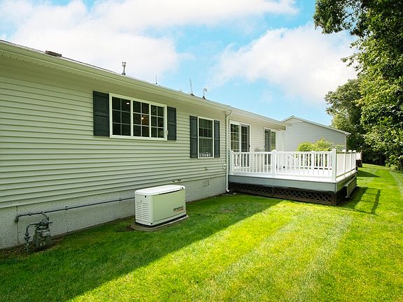 4th image of 54 Brookstone Dr