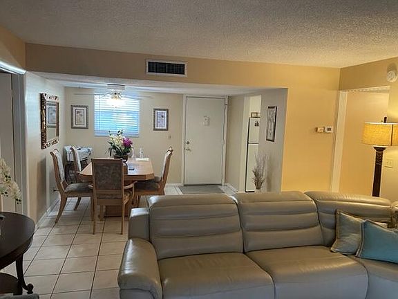 5th image of 721 Lori Dr APT 114