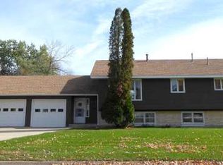 1425 12th Ave, Windom, MN 56101