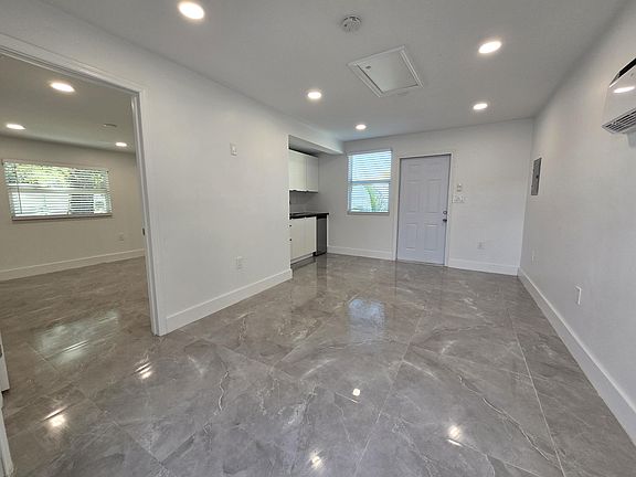 2nd image of 4648 SW 24th Ave #2