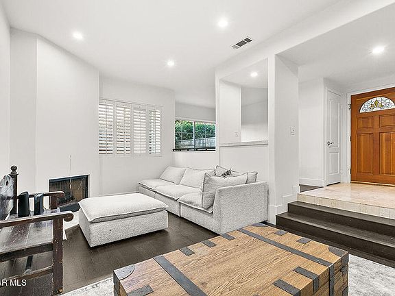 5th image of 131 Greenmeadow Dr