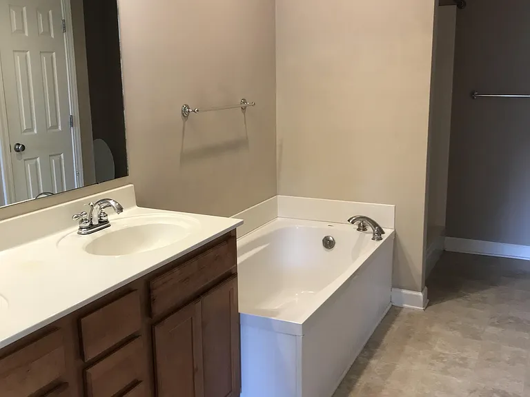 539 A Village Green Dr #A — Photo 6