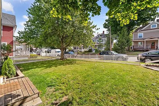 842 Beech St — Photo 24