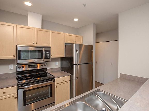 5th image of 2727 Eastlake Ave E APT 310