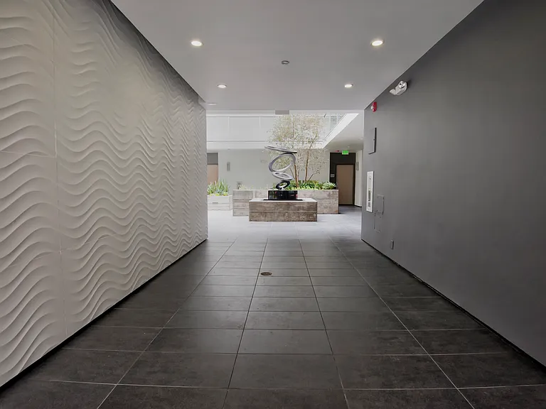 1810 Selby Ave #102 — Photo 2