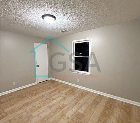 5th image of 106 S Beverly Ln #C